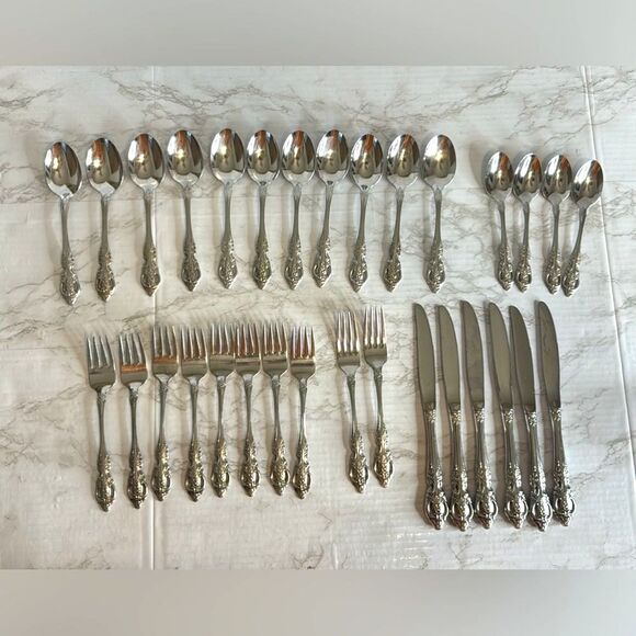ONEIDA Renoir pembrooke stainless Set Of 31 pieces Flatware SSS set fork spoon - Picture 1 of 12